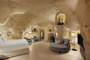 Camera Luxury | Una cassaforte in camera, una scrivania, tende oscuranti, Wi-Fi gratuito