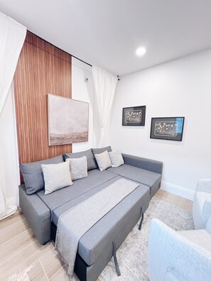 Living area - Modern Guesthouse near MCO (Kissimmee)