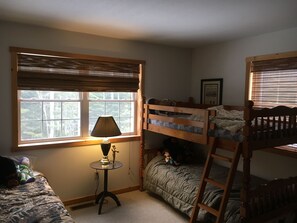 3 chambres, bureau, fer et planche à repasser, Wi-Fi gratuit