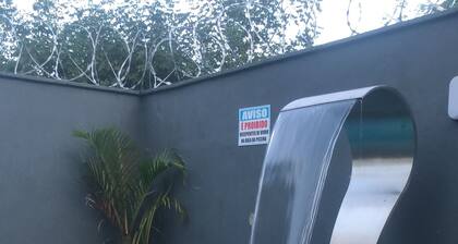 House with heated pool close to the center and Flamboyant, pet friendly