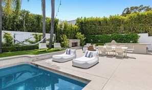 Pool - Immaculate 4-bedroom house with pool in beautiful Newport Beach (Newport Beach)