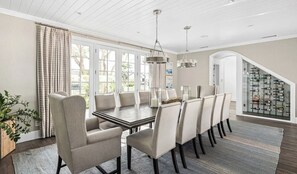 Dining - Immaculate 4-bedroom house with pool in beautiful Newport Beach (Newport Beach)