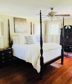 2 sovrum, skrivbord, strykjärn/strykbräda och wi-fi