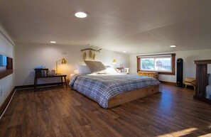 1 Schlafzimmer, individuell dekoriert, individuell eingerichtet