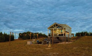 Exterior - Monte Mahala, Casa Vega (Johnson City)