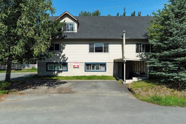 Exterior - Cozy Piper Nook -1 (Anchorage)