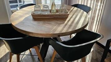 Een flatscreentelevisie