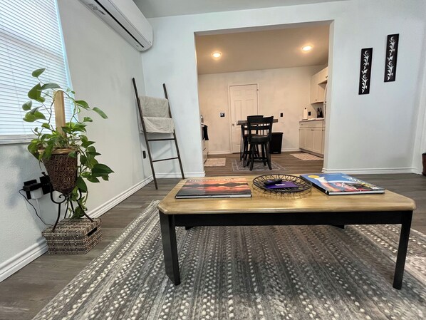 Interior - Casa Obrero (Midland)