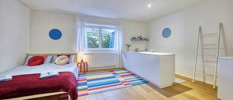 1 habitación, tabla de planchar con plancha, wifi gratis y ropa de cama