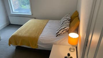 Comfort Room, Garden View | Living area