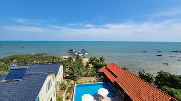 Beach/ocean view