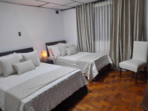 Fantastic 4 bedroom, modern, comfortable, spacious central, close to everything