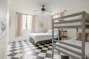 6 makuuhuonetta, työpöytä, silitysrauta/-lauta, Wi-Fi