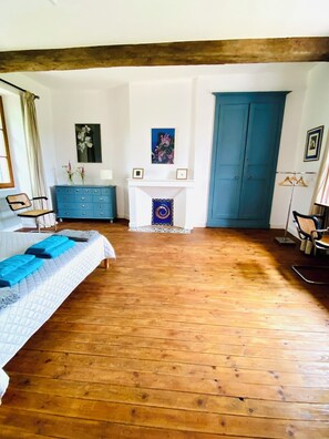 6 chambres, bureau, fer et planche à repasser, Wi-Fi
