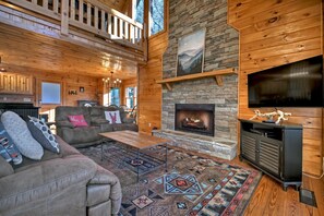 TV - Painted Skies | Mtn View | Hot Tub | Fire Pit (Blue Ridge)