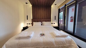 Panoramic-Doppel- oder -Zweibettzimmer, Balkon, Bergblick | Bettwäsche aus ägyptischer Baumwolle, hochwertige Bettwaren