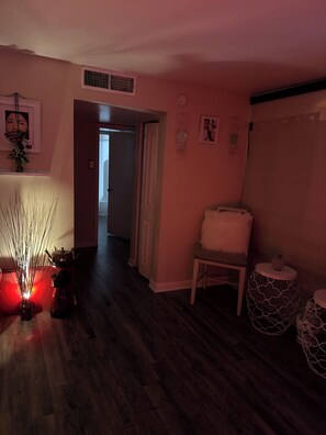 Interior - Yaki SUPER RELAX  (Houston)