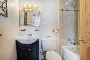 Secador de pelo y toallas