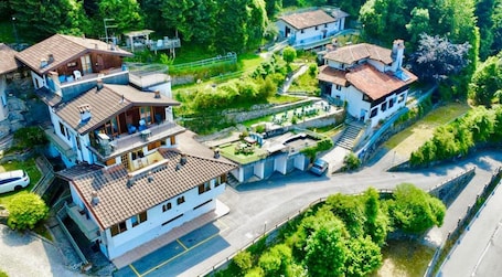 Exterior. Paradise La Tana