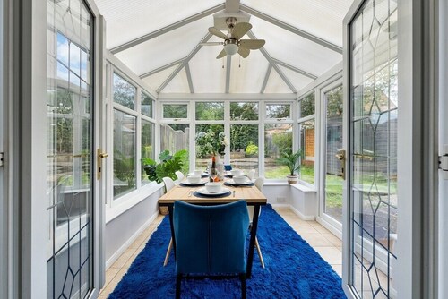 3-BR House, NEC & Airport, Driveway, Discounts