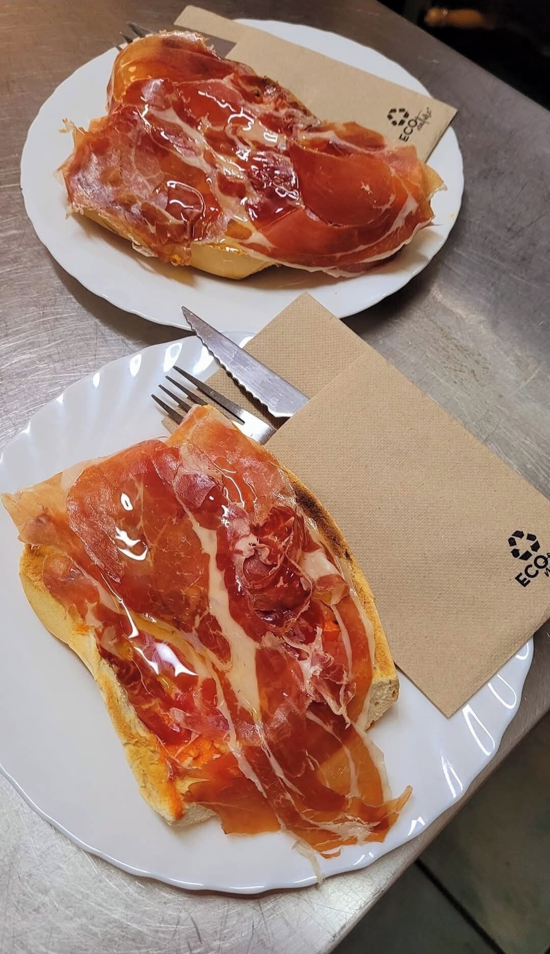 Lokale morgenmadsretter hver dag (6.50 EUR pr. person)