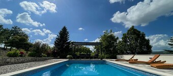 Charming Holiday home with private pool, WiFi... in enchanting Gornji Vinjani