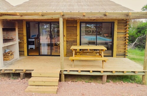 Charming 2-bedroom bungalow with WiFi, AC in wonderful Punta del Diablo, Uruguay