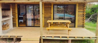 Charming 2-bedroom bungalow with WiFi, AC in wonderful Punta del Diablo, Uruguay