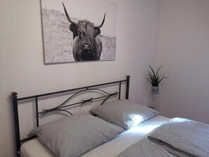 2 dormitoris, planxa i posts de planxar, wifi gratuïta i roba de llit 