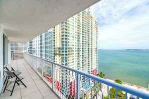 Condo, 3 habitaciones, balcón, vista al océano | Vista a la ciudad