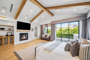 6 chambres, fer et planche à repasser, Wi-Fi, draps fournis