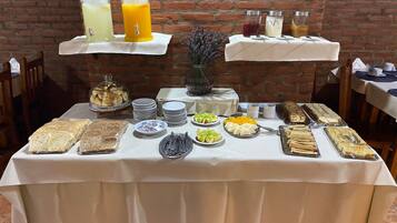 Desayuno bufé gratuito y diario