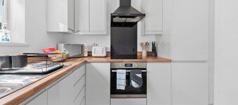 Flat 1 - close to shops with parking