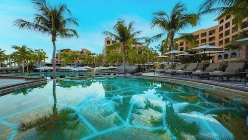 2 bed, 3 bath, full kitchen, in-room laundry, balcony at tranquil golf resort 