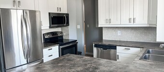 Cozy Bungalow Near Downtown | Pet Friendly! w/WiFi