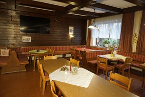Family dining - Gasthaus Torwirt (Sankt Lambrecht)