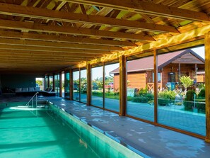 Pool - Maltańska Ostoja: Urocze Domki Nadmorskie - Wypoczynek w Bliskości Natury" (Jezierzany)