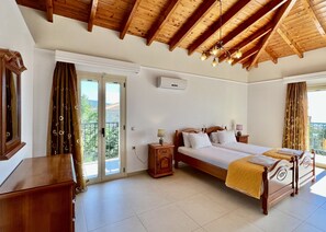 3 chambres, fer et planche à repasser, accès Internet, draps fournis