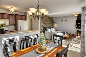 Interior - The Panoramic - Direct lake beach and bike access (Mont-Blanc)