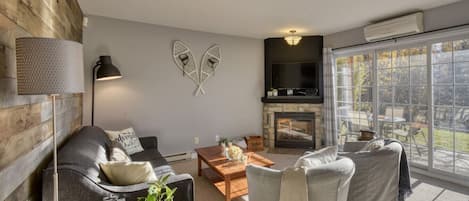 Een smart-tv en een open haard