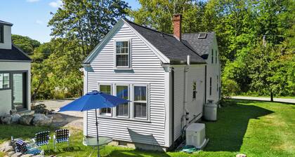 Beauchamp Cottage, near Rockport Harbor and golf course