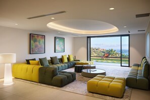 Smart TV, video games