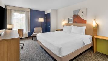 Room, 1 King Bed | Iron/ironing board, free WiFi
