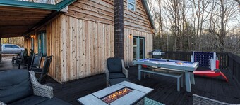 Getaway Cabin – Deck, Fire Pit & BBQ Near Gorge