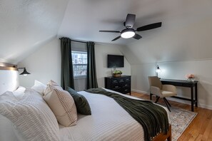 3 bedrooms, in-room safe, desk, iron/ironing board