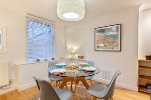 Dining - 2 Bed in Teignmouth (oc-b30494) (Teignmouth)