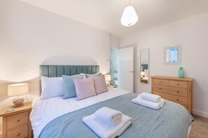 2 Schlafzimmer, Reisekinderbett, kostenloses WLAN, Bettwäsche