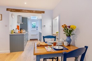 Dining - 1 Bed in Wells (oc-h30450) (Wells)