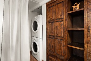 Interior - Native Charm Adobe Guesthouse in Historic Old Town with wifi, AC, patio grill. (albuquerque)