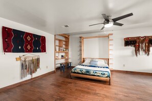 1 habitación, tabla de planchar con plancha, wifi y ropa de cama 